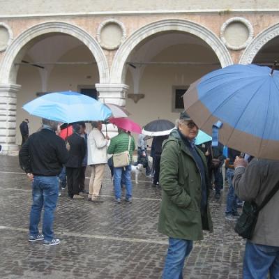 Presidio a Pesaro: sindacati chiedono aiuto per i lavoratori