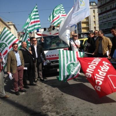 I lavoratori della Croce Rossa manifestano ad Ancona