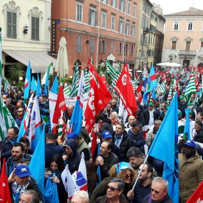 Cambiare le pensioni, dare lavoro ai giovani: manifestazione unitaria per cambiare la legge Fornero