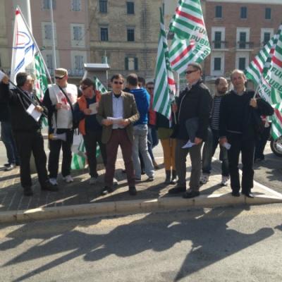 I lavoratori della Croce Rossa manifestano ad Ancona