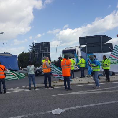 Sciopero concessionarie autostradali, presidio al casello di Ancona Nord - A14