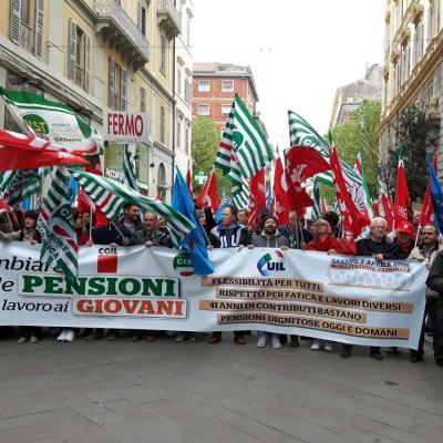 Cambiare le pensioni, dare lavoro ai giovani: manifestazione unitaria per cambiare la legge Fornero