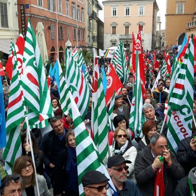 Cambiare le pensioni, dare lavoro ai giovani: manifestazione unitaria per cambiare la legge Fornero