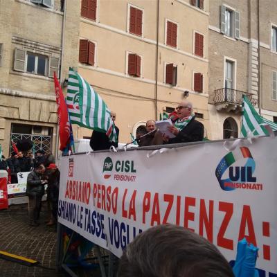 La persona al centro delle politiche sanitarie. Più di 1200 pensionati in piazza del Papa ad Ancona
