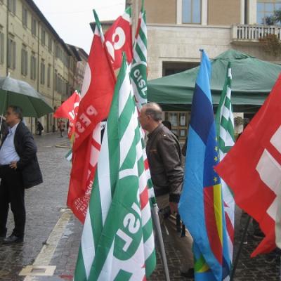 Presidio a Pesaro: sindacati chiedono aiuto per i lavoratori