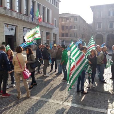 Pensioni, Lavoro, Giovani, mobilitazione Cgil, Cisl e Uil: presidi e manifestazioni nelle Marche