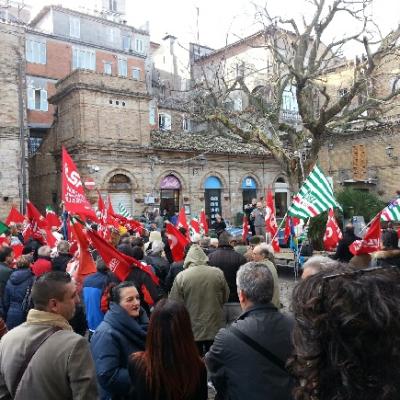 Le immagini delle manifestazioni nelle Marche