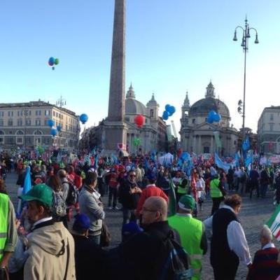 I lavoratori pubblici conquistano Piazza del Popolo