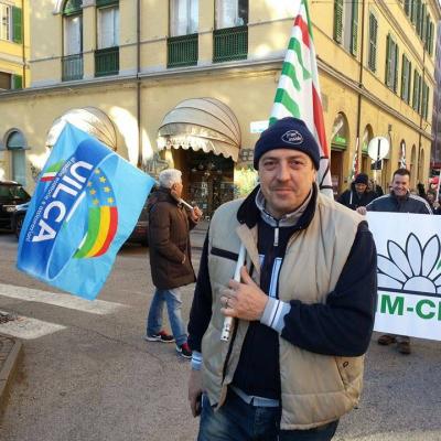 Migliaia in piazza per il lavoro, lo sviluppo e l'equità fiscale