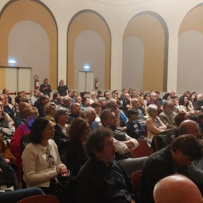 Cantiano, riapre la sala teatro “Capponi”: ricostruita anche grazie alla solidarietà del mondo del lavoro