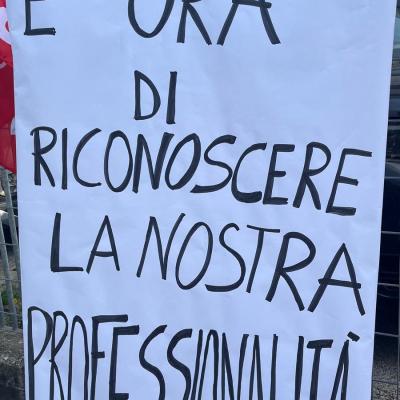 Rotte le trattative sul rinnovo CCNL farmacie private Federfarma 6 novembre è Sciopero nazionale presidio nelle Marche