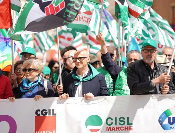 "Lavoro diginitoso" il Primo Maggio 2026 di CGIL CISL UIL March