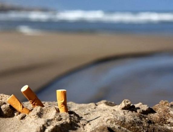 Ordinanza anti-fumo in spiaggia, la Cisl di Fano plaude all'iniziativa: «Adesso si contrasti anche il gioco d'azzardo»