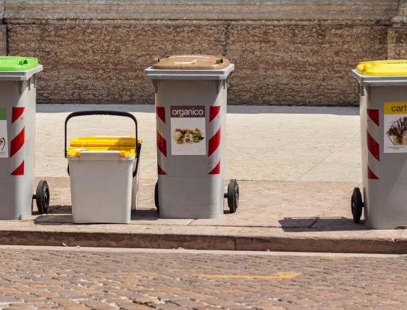 Raccolta rifiuti Primo Maggio per Aset e Marchemultiservizi, Sindacati :" La richiesta dei lavoratori di sospenderla è ragionevole"