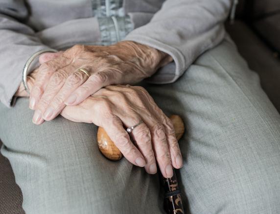 Anziani sempre più poveri e  soli nel senigalliese, Spi Cgil Fnp Cisl Uilp Uil di Senigallia:" Servono interventi concreti per contrastare la povertà e la solitudine dei pensionati"
