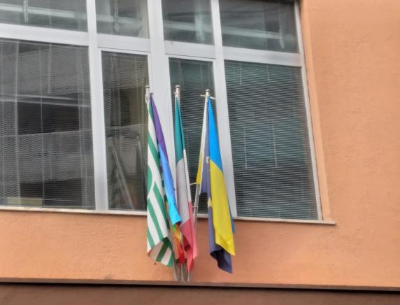La CISL per una Pace Giusta : bandiere della Pace e dell’Ucraina esposte in tutte le sedi Cisl