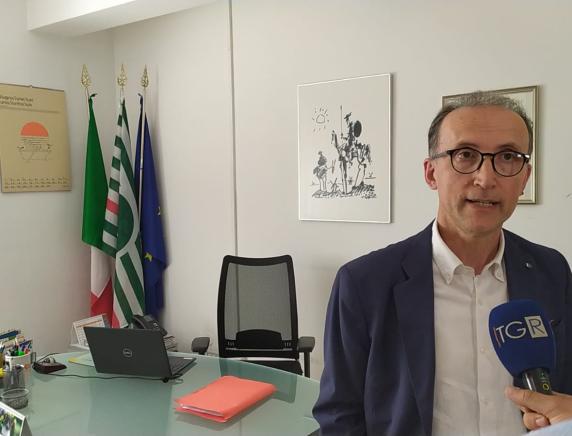 "Aggiungi un posto al tavolo" entra nel vivo  Marche la campagna di raccolta firme l'intervista al Segretario generale Sauro Rossi