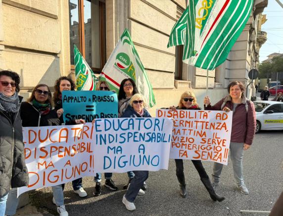 Codess sociale :  sciopero e siti-in davanti al Comune di Ancona