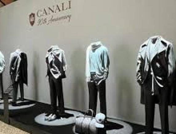 Moda: siglato il nuovo contratto integrativo per i 500 lavoratori marchigiani del gruppo Canali Femca Cisl Marche: “Un’intesa di civiltà, che valorizza le persone e risponde al bisogno di tutele concrete”