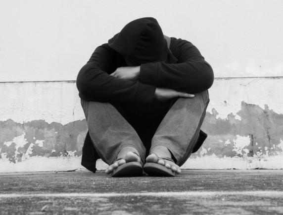 Povertà in crescita nelle Marche: il rischio non è più emergenza, ma struttura sociale