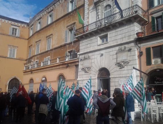 Legge Fornero: il 15 ottobre presidi Cgil, Cisl e Uil Marche davanti sedi prefetture di tutte le province