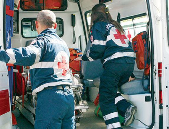 I lavoratori della Croce Rossa manifestano ad Ancona