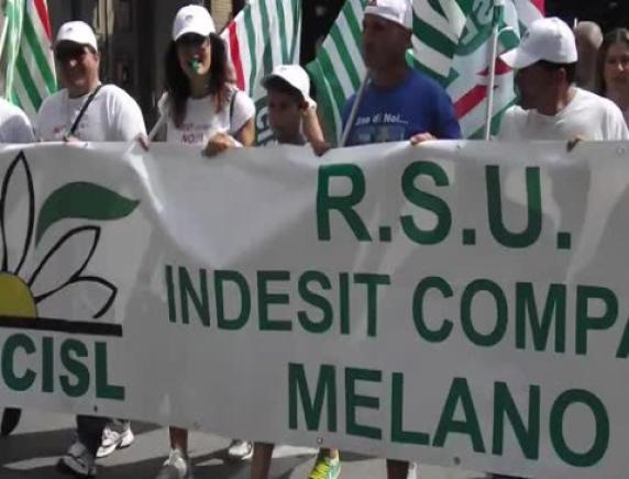 Indesit continua la mobilitazione un'ora di sciopero domani a Melano