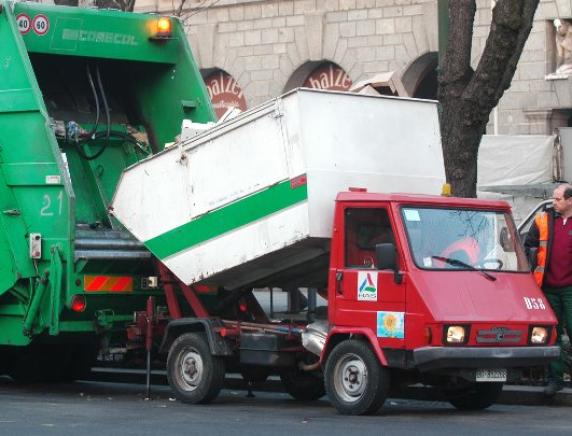 Rifiuti: basta far pagare gli sprechi ai cittadini