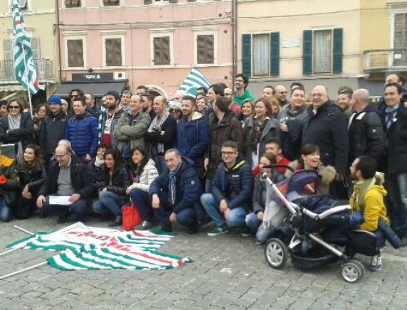 Bancari in Piazza a Fano