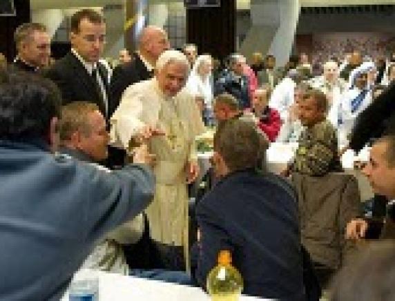 Le storie di crisi a pranzo con il Papa