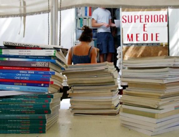 Libri scolastici. Un salasso tutto a carico delle famiglie.