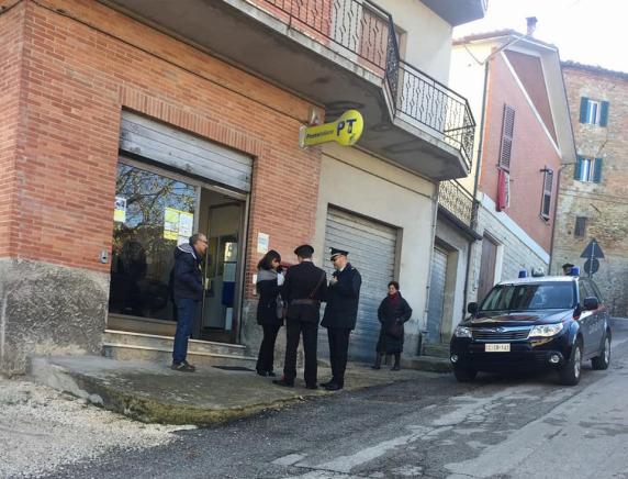 Poste: disservizi ad Ascoli Piceno. Dipendente ferita ad Arcevia durante una rapina