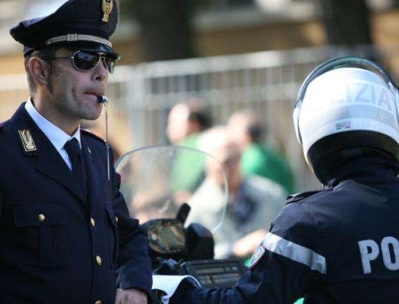 Forze di polizia sempre più depotenziate.