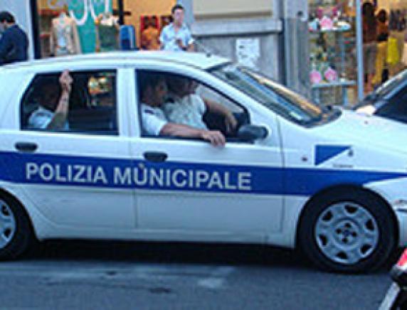 Polizia locale in piazza per il riconoscimento del ruolo professionale