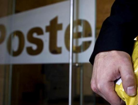 Poste italiane riduce i servizi e guarda solo agli utili